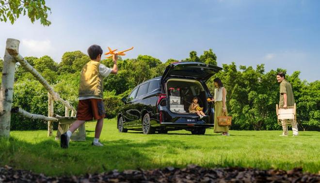 新定义家庭出行彻底终结“伪露营时代”开元棋牌网站“露营神车”星海V9重(图1) 新定义家庭出行彻底终结“伪露营时代”开元棋牌网站“露营神车”星海V9重(图1)