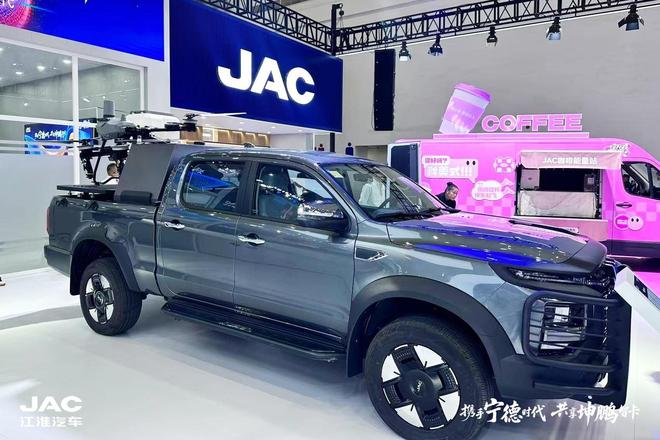 “天地一体”解锁事业生活新范式开元棋牌从田野到狂野!江淮悍途(图2) “天地一体”解锁事业生活新范式开元棋牌从田野到狂野!江淮悍途(图2)